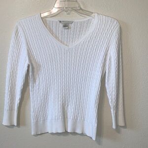 Jillian & Nicole large white sweater. stretch bands on the bottom of the sleeves